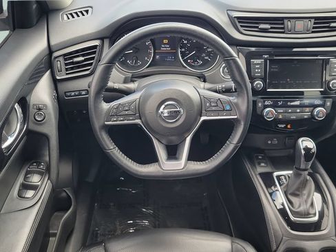 Used 2020 Nissan Rogue SL FWD image 12