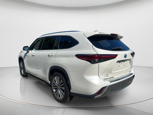 Used 2021 Toyota Highlander Platinum FWD image 7