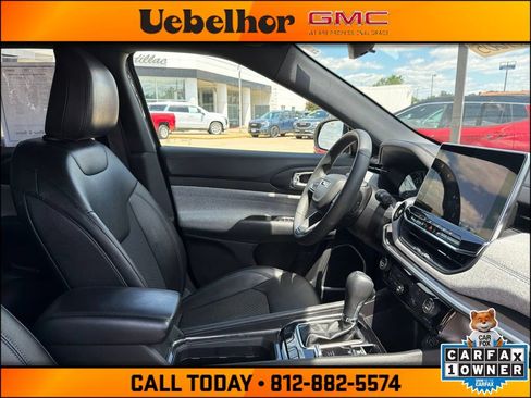 Used 2024 Jeep Compass Latitude AWD/4WD image 2