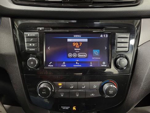 Used 2021 Nissan Rogue Sport S image 17