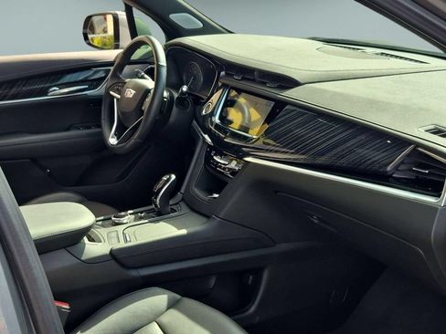 New 2024 Cadillac XT6 Premium Luxury w/ Technology Package AWD/4WD image 30