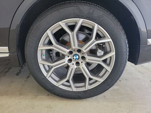 Used 2024 BMW X7 xDrive40i AWD/4WD image 14