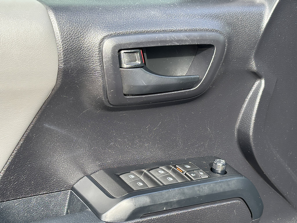 Used 2021 Toyota Tacoma SR AWD/4WD image 23