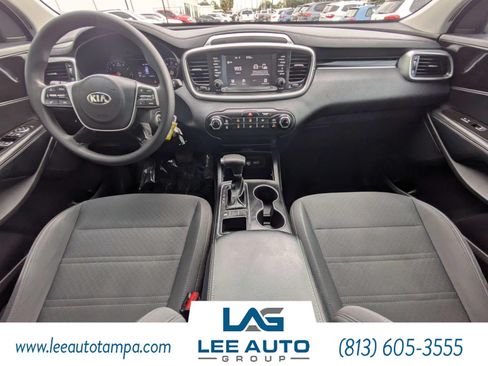 Used 2020 Kia Sorento LX FWD image 13