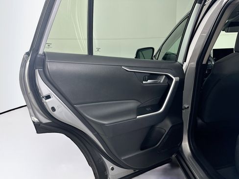 Used 2025 Toyota RAV4 XLE FWD image 26