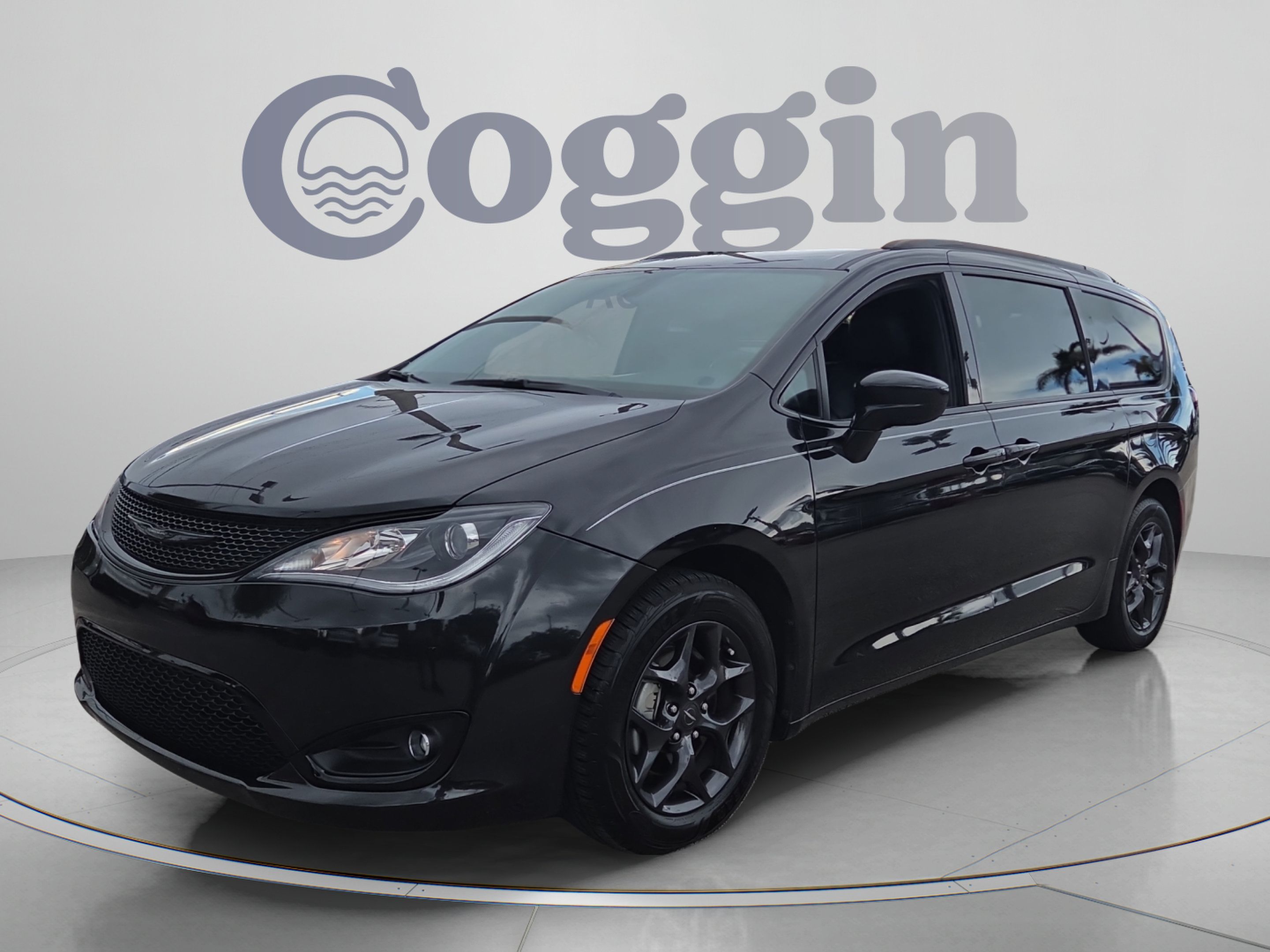 Used 2019 Chrysler Pacifica Touring-L Plus w/ S Appearance Package FWD image 1