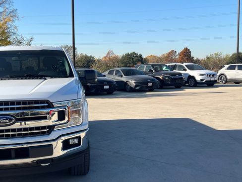 Used 2019 Ford F150 XLT w/ Equipment Group 302A Luxury image 3