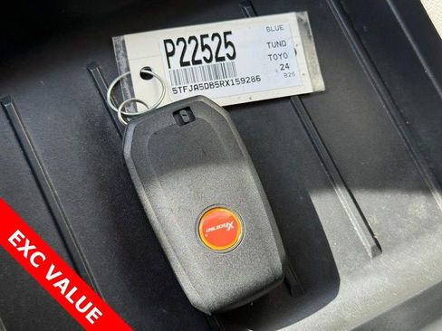 Used 2024 Toyota Tundra Limited AWD/4WD image 31