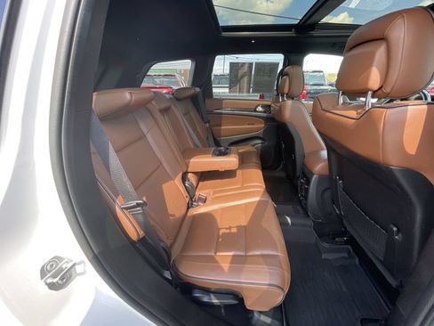 Used 2020 Jeep Grand Cherokee Overland AWD/4WD image 28