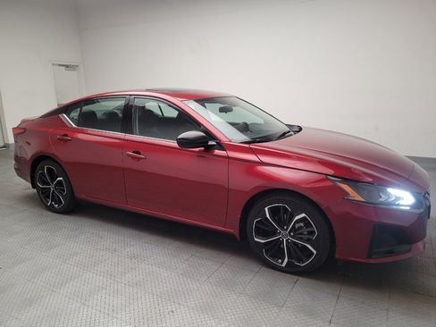 Used 2023 Nissan Altima 2.5 SR w/ SR Premium Package FWD image 11