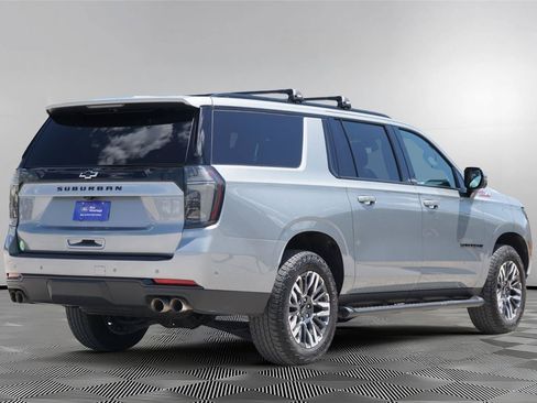 Used 2026 Chevrolet Suburban Z71 w/ Comfort Package AWD/4WD image 5