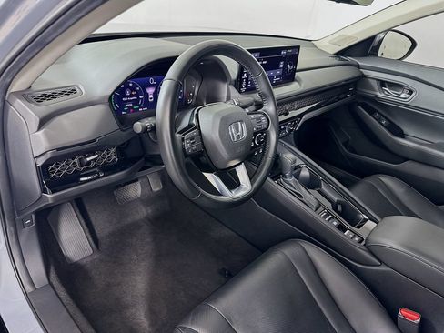 Used 2023 Honda Accord Touring image 9