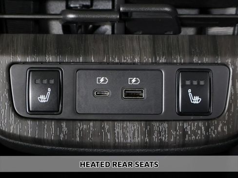 Used 2024 Nissan Ariya AWD image 10