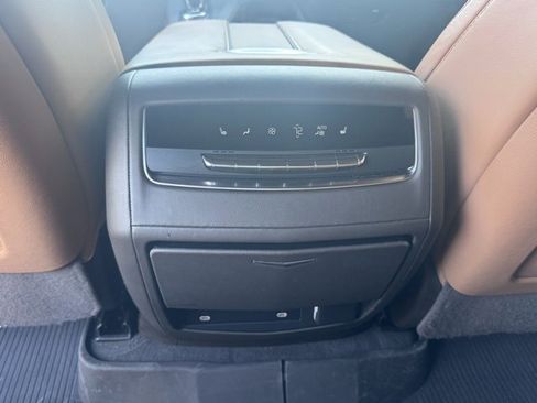 Used 2023 Cadillac Escalade Sport w/ LPO, ONYX Package image 17