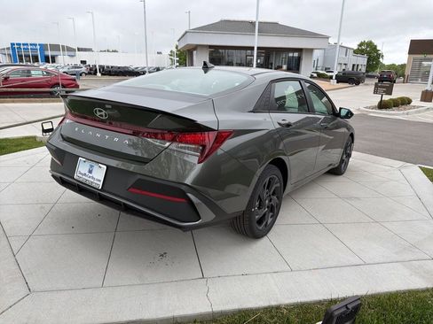 New 2026 Hyundai Elantra Sport FWD image 5