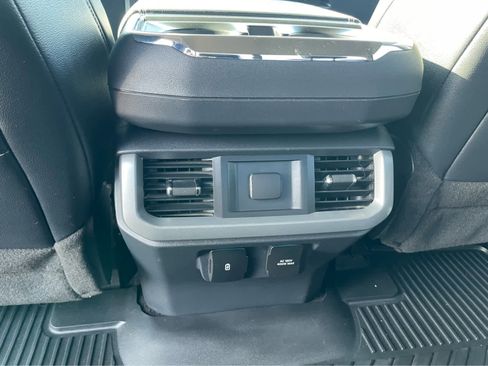 Used 2022 Ford F150 Lariat w/ Tow Technology Package image 34