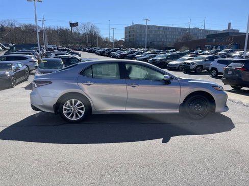 Used 2023 Toyota Camry LE image 7