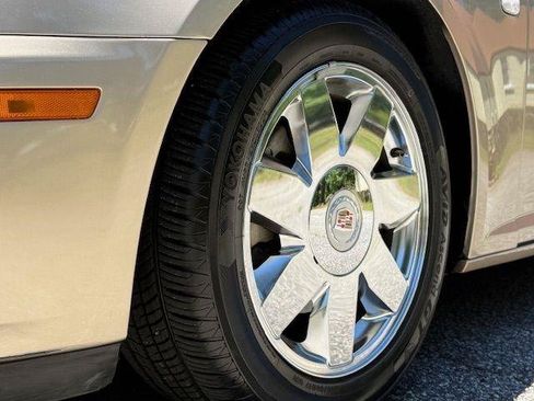 Used 2005 Cadillac STS w/ Preferred Equipment Group RWD image 20