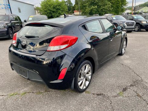 Used 2016 Hyundai Veloster FWD image 7