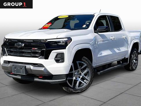 Certified 2023 Chevrolet Colorado Z71 w/ Z71 Convenience Package 2 image 1