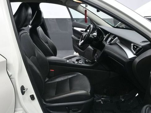 Used 2019 INFINITI QX50 Essential w/ Premium Heat Package image 13