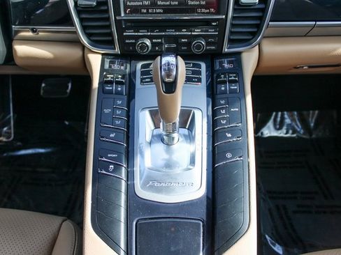 Used 2015 Porsche Panamera 4 image 19