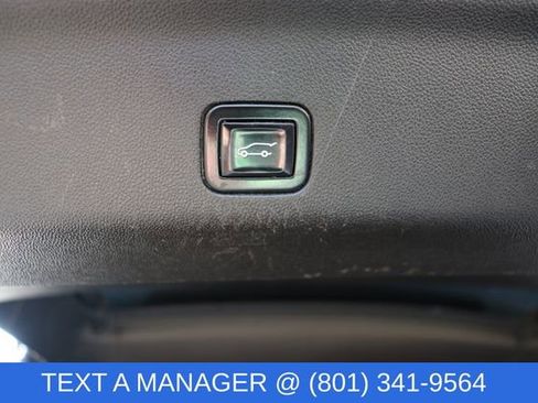 Used 2021 GMC Yukon XL SLT image 15