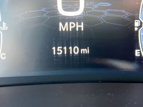 Used 2025 Jeep Compass Limited image 40