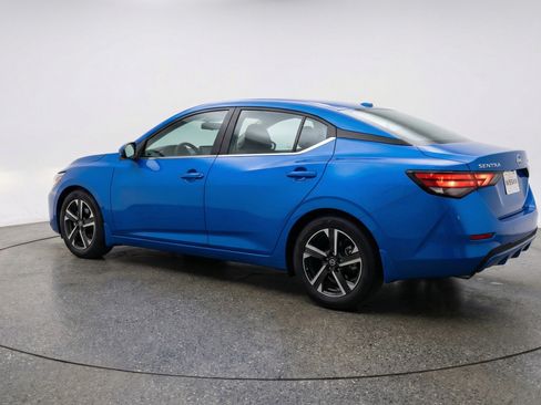 Used 2025 Nissan Sentra SV FWD image 6