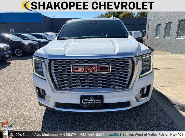 Used 2023 GMC Yukon Denali AWD/4WD image 2
