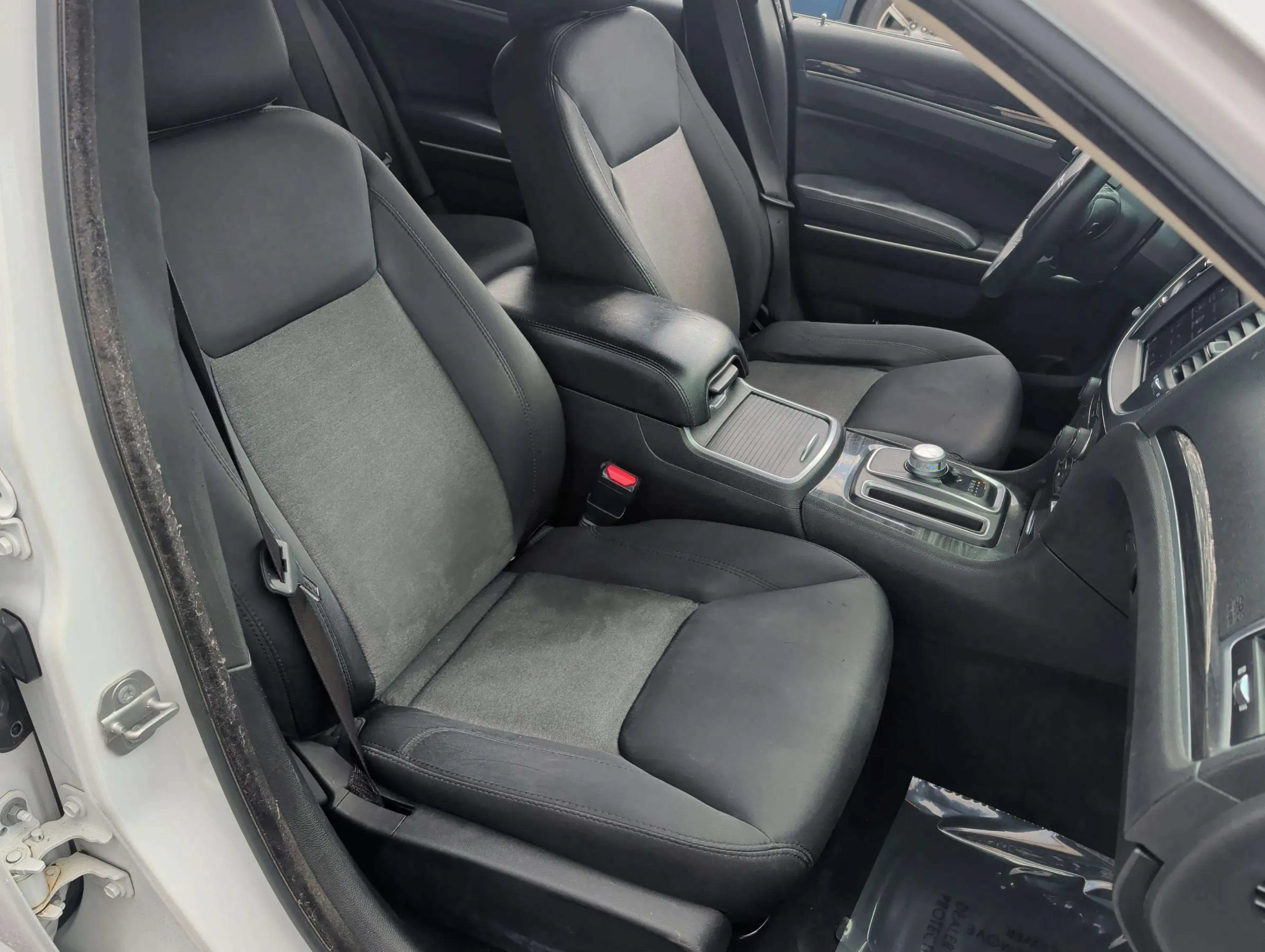 Used 2021 Chrysler 300 Touring RWD image 18