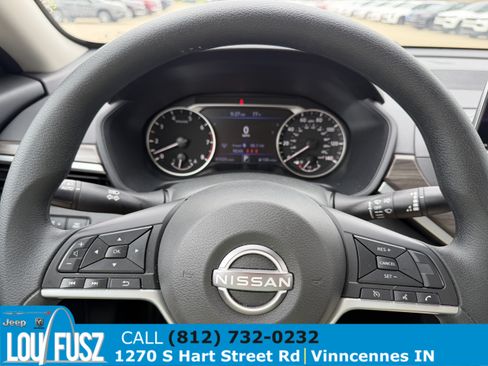 Used 2025 Nissan Altima 2.5 SV FWD image 16