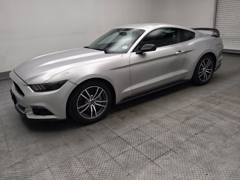 Used 2017 Ford Mustang Premium image 2