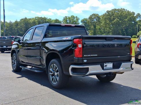 Used 2022 Chevrolet Silverado 1500 LT w/ Protection Package AWD/4WD image 3