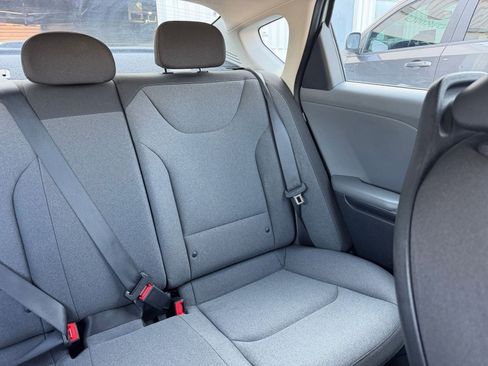 Used 2025 Kia K4 LXS image 35