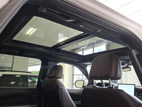 Used 2024 Ford Expedition Max Limited AWD/4WD image 9