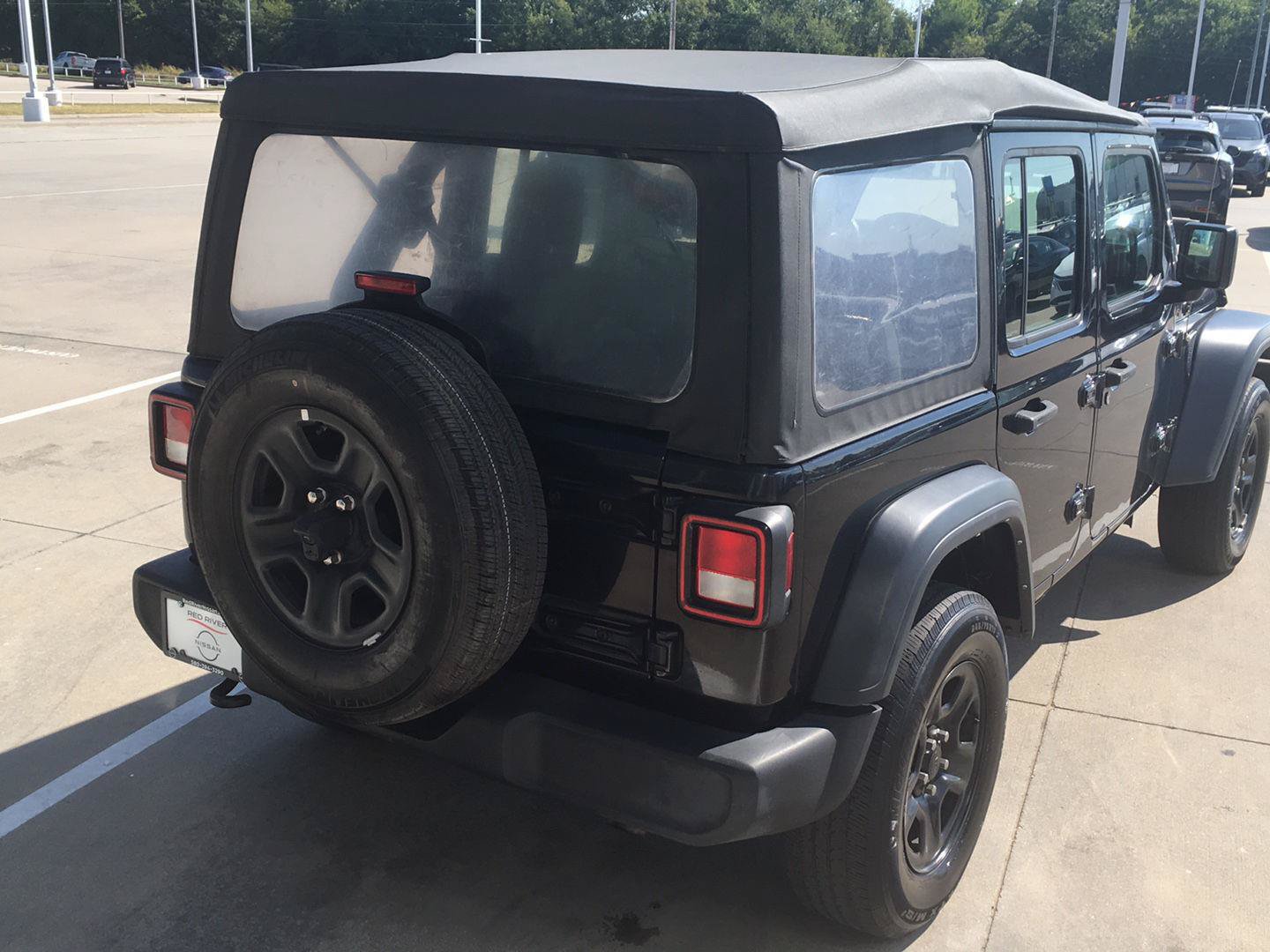 Used 2023 Jeep Wrangler Unlimited Sport AWD/4WD image 7