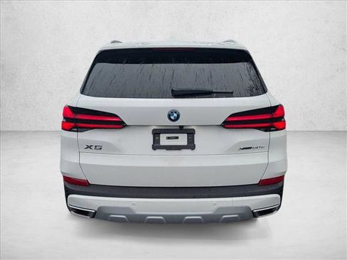 New 2026 BMW X5 xDrive50e image 7
