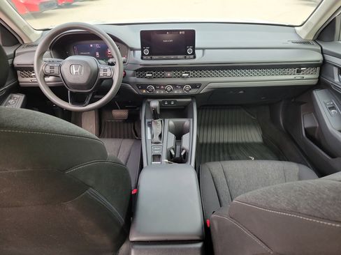Used 2025 Honda Accord SE image 18