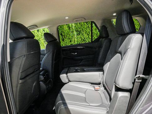 Certified 2025 Honda Pilot EX-L image 29