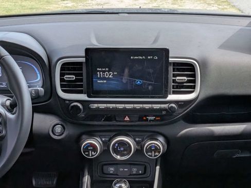 Used 2023 Hyundai Venue Limited w/ Cargo Package FWD image 16