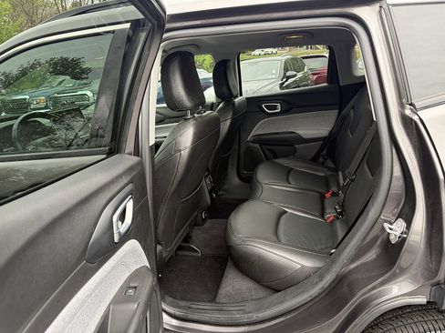 Used 2022 Jeep Compass Latitude AWD/4WD image 13