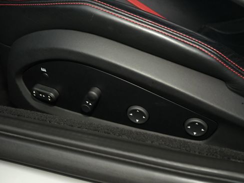 Used 2019 Ferrari 812 Superfast image 34