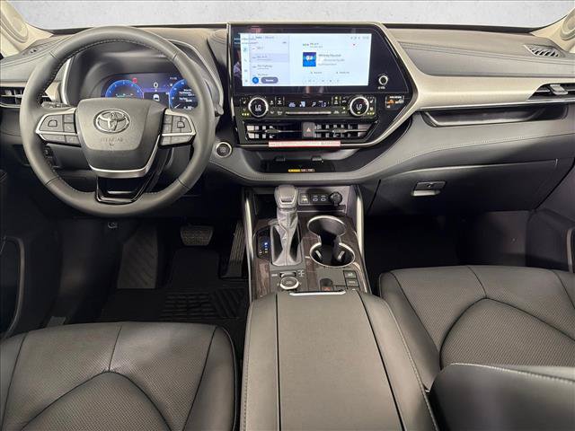 Used 2026 Toyota Highlander Limited AWD/4WD image 24
