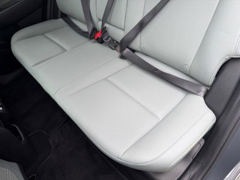 Used 2024 Hyundai Kona Limited FWD image 45