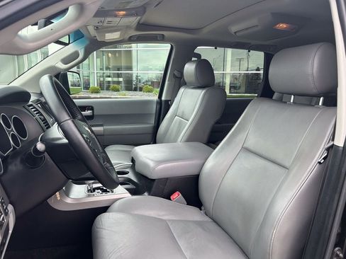 Used 2013 Toyota Sequoia Limited AWD/4WD image 10