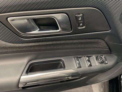 Used 2024 Ford Mustang Convertible image 11