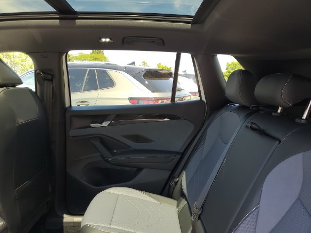 New 2026 Volkswagen Tiguan SE R-Line AWD/4WD image 10