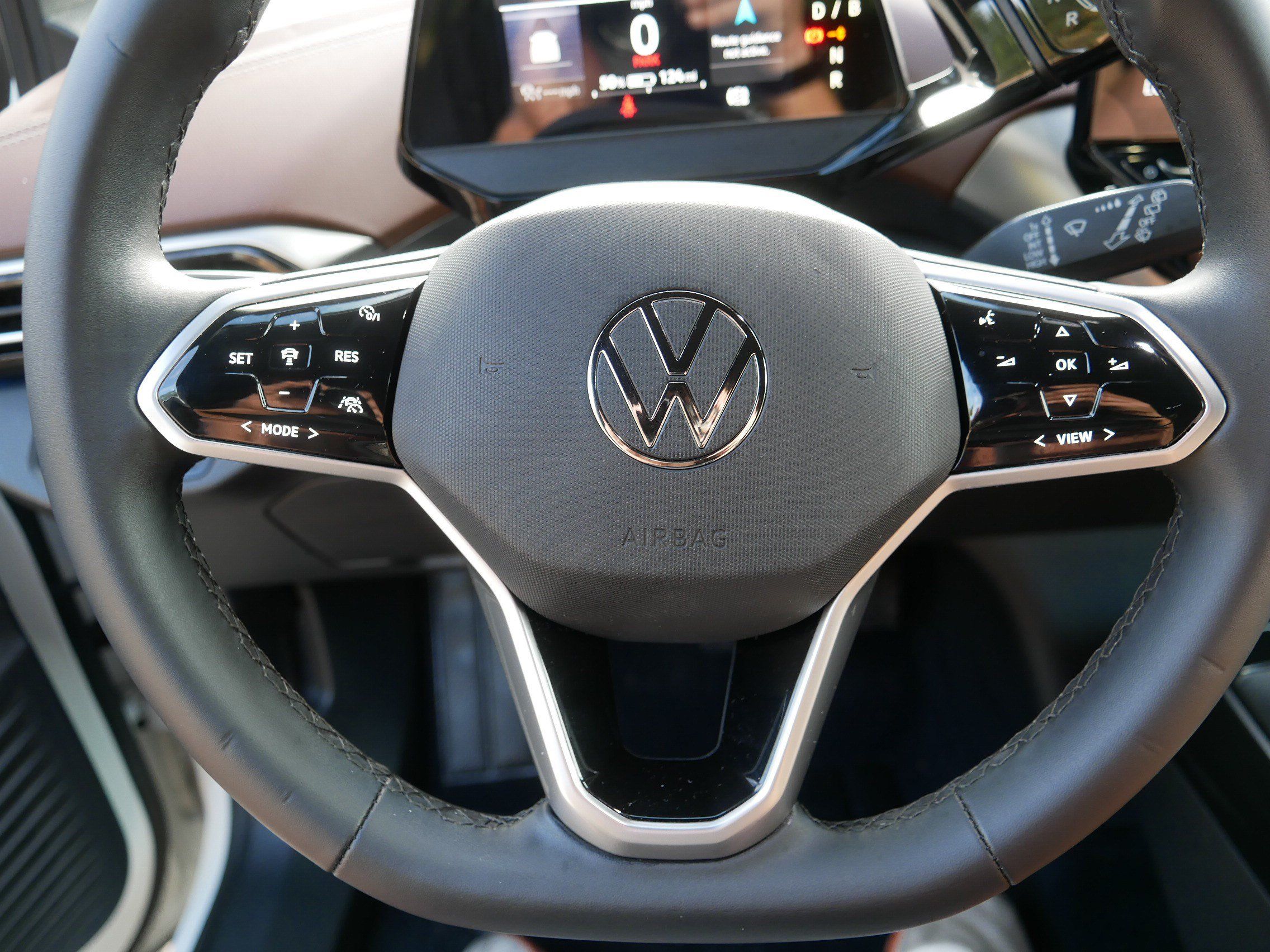 Used 2023 Volkswagen ID.4 Pro AWD/4WD image 25