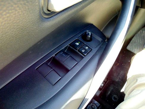 Used 2022 Toyota Corolla SE image 29